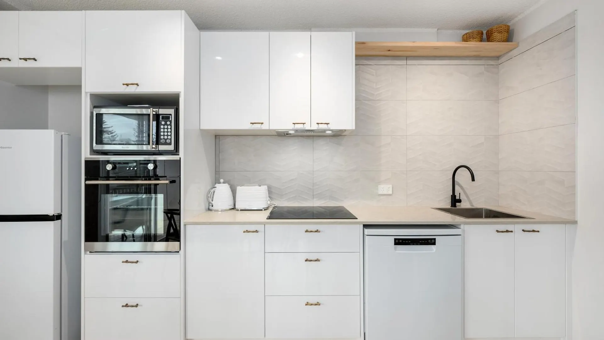 *** Apart Otel Hi Ho Beach Apartments On Broadbeach Gold Coast Avustralya
