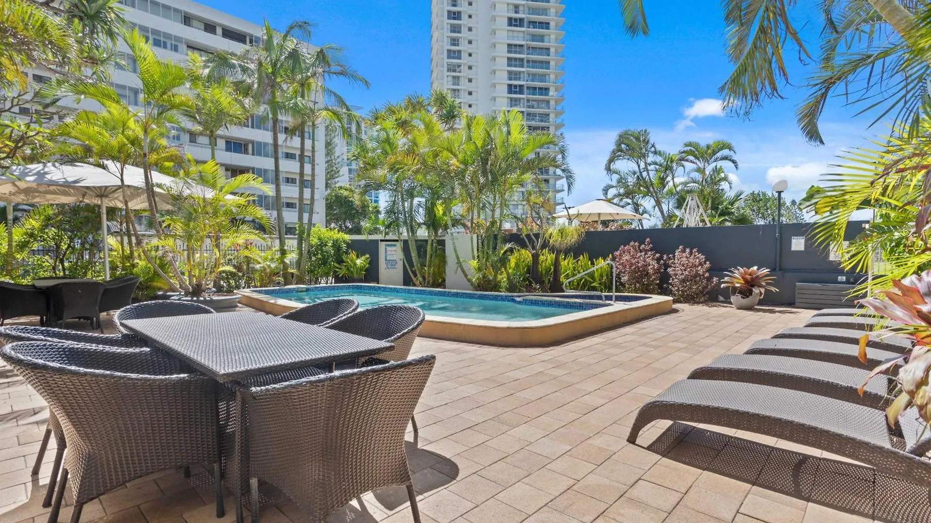 Hi Ho Beach Apartments On Broadbeach Gold Coast