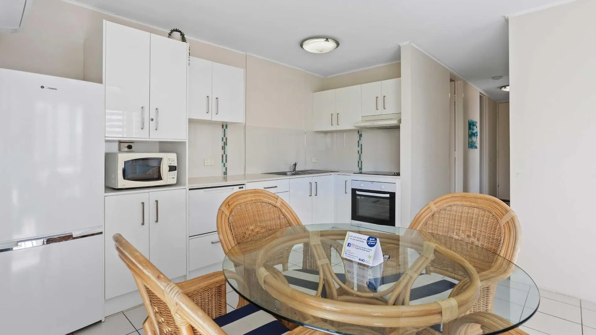Hi Ho Beach Apartments On Broadbeach Gold Coast 3*,