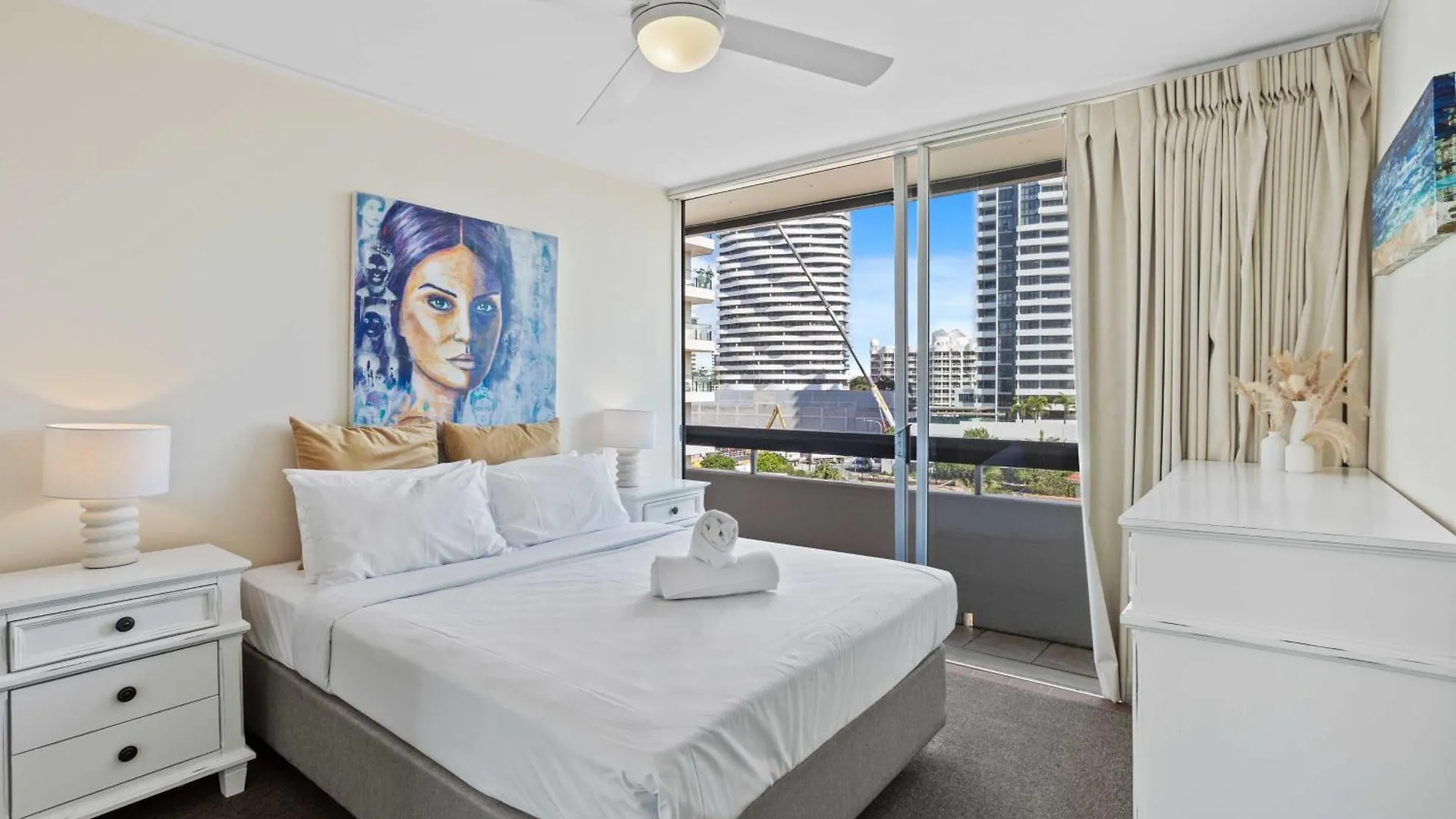 Hi Ho Beach Apartments On Broadbeach Gold Coast Aparthotel