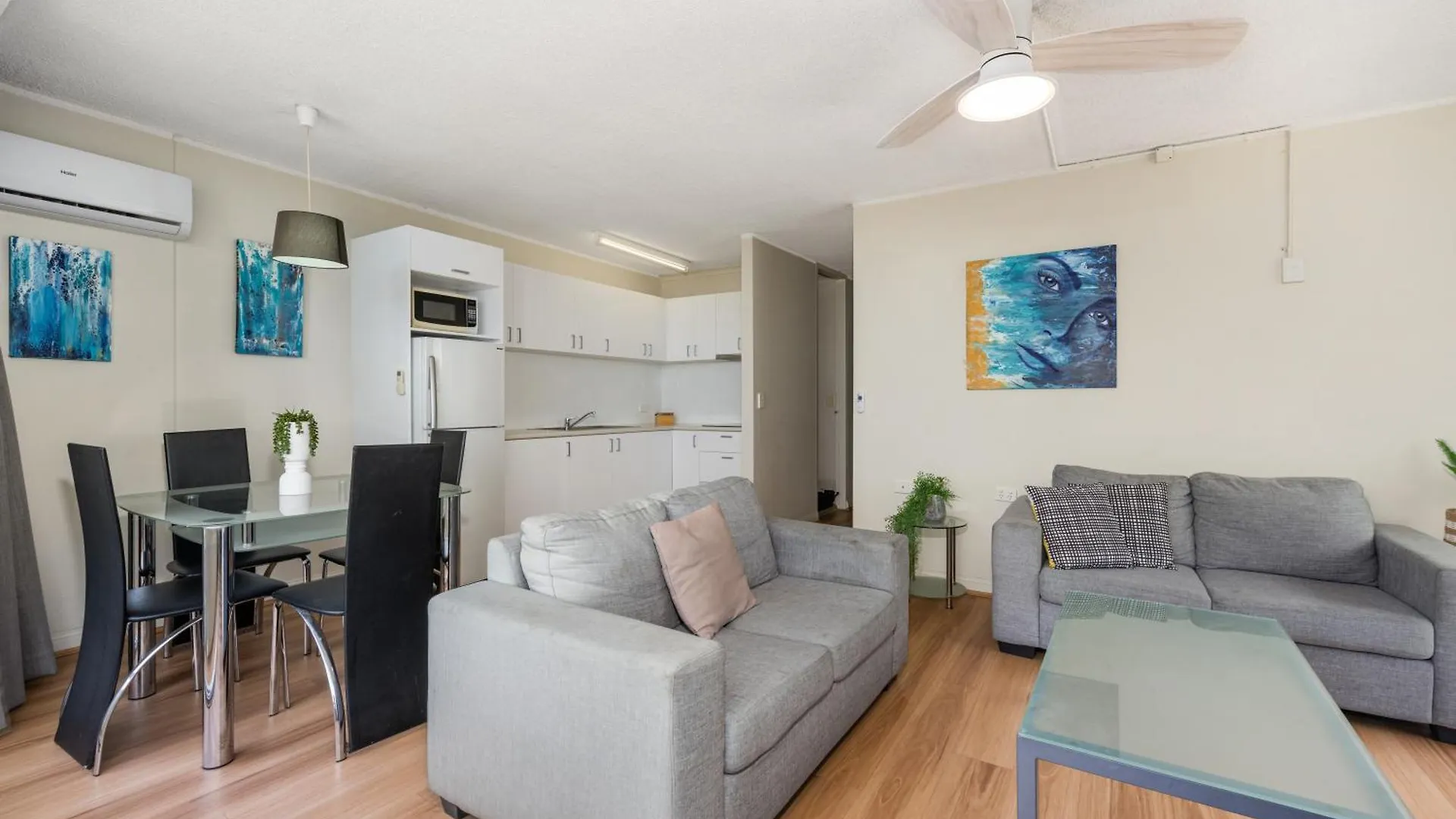 Aparthotel Hi Ho Beach Apartments On Broadbeach Gold Coast