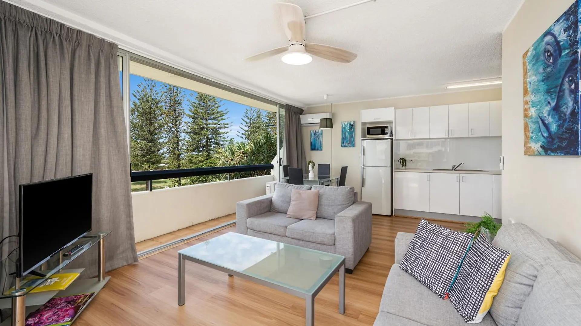 Hi Ho Beach Apartments On Broadbeach Gold Coast