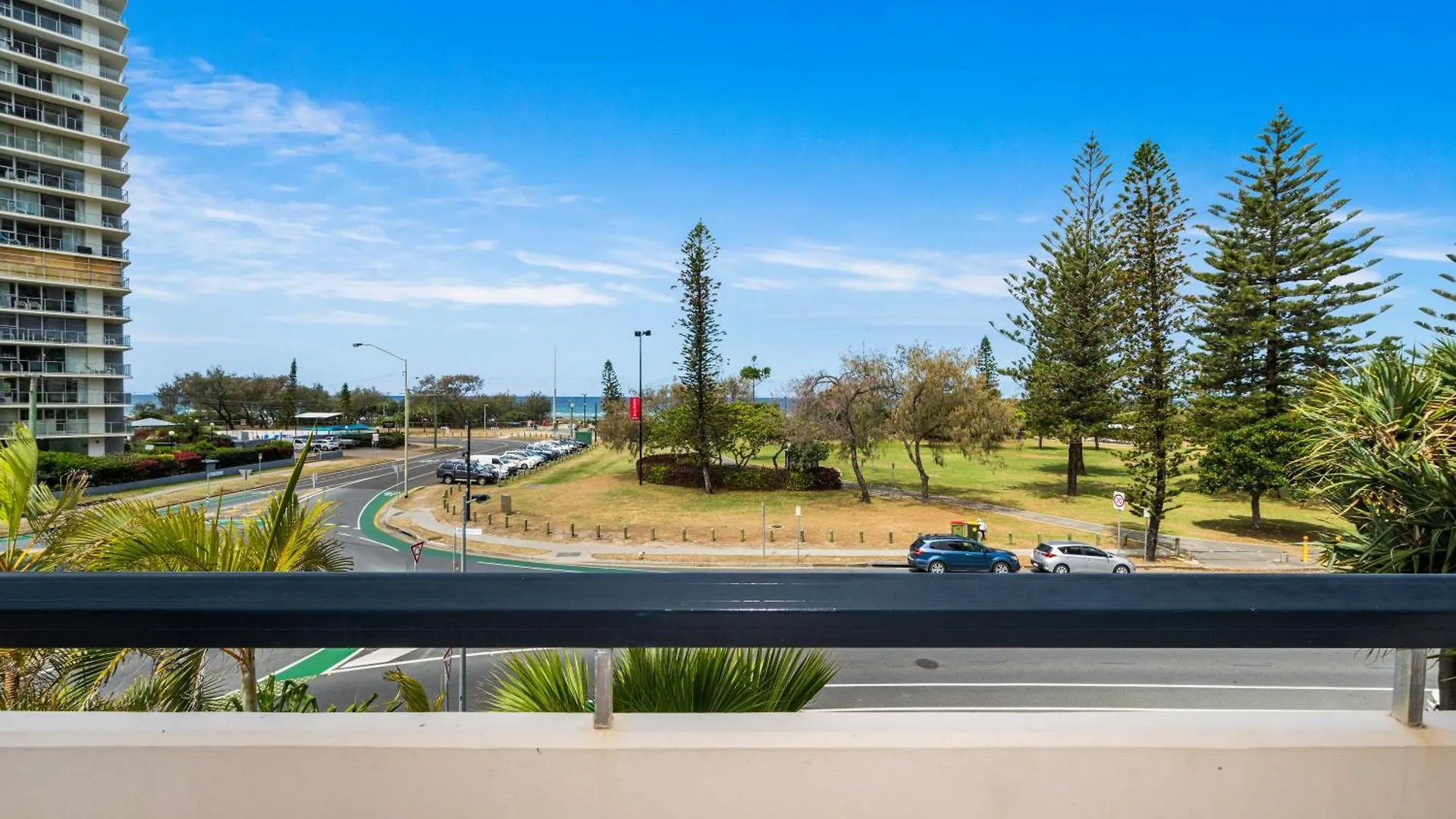 Aparthotel Hi Ho Beach Apartments On Broadbeach Gold Coast