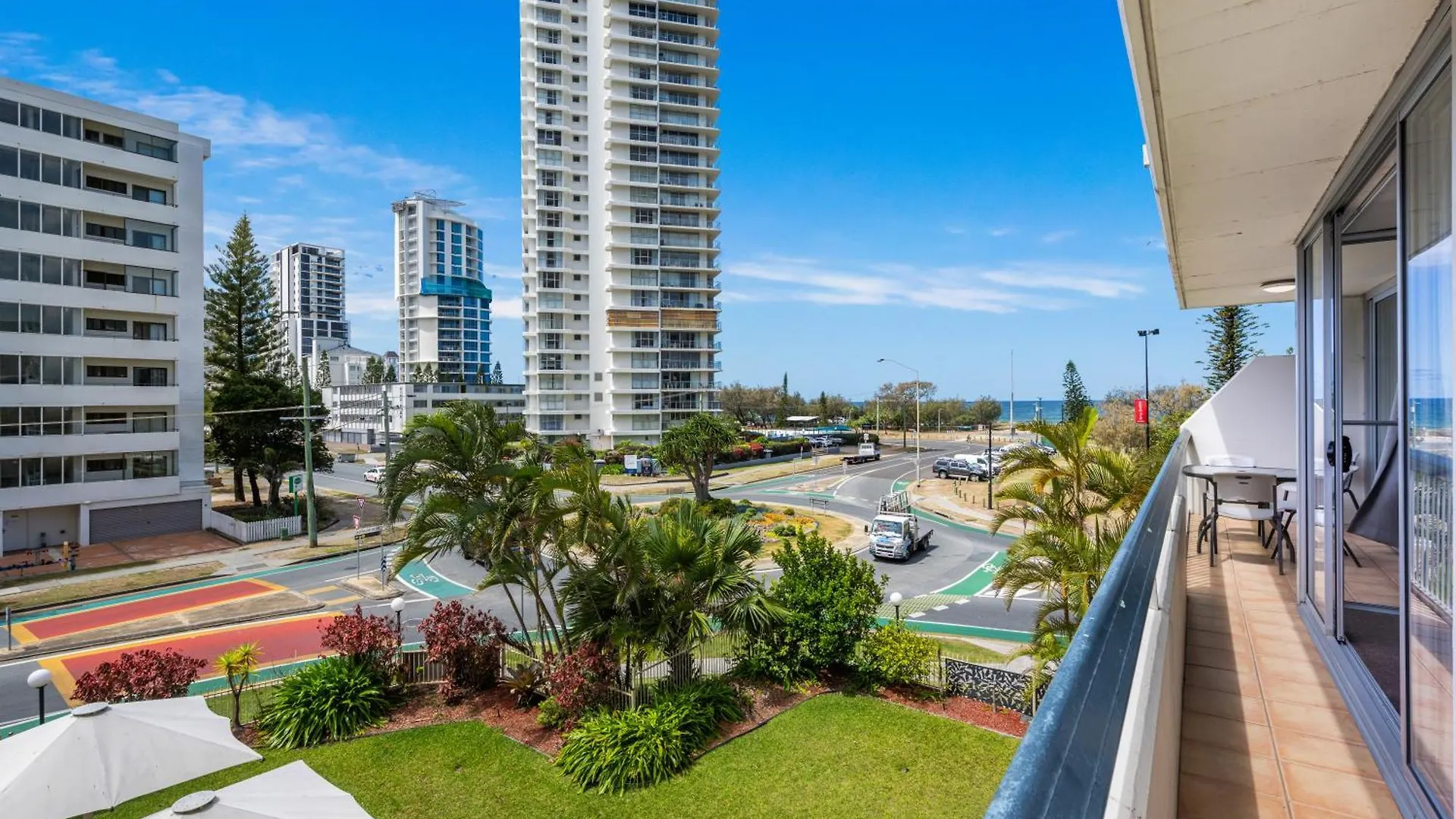Hi Ho Beach Apartments On Broadbeach Gold Coast Australia