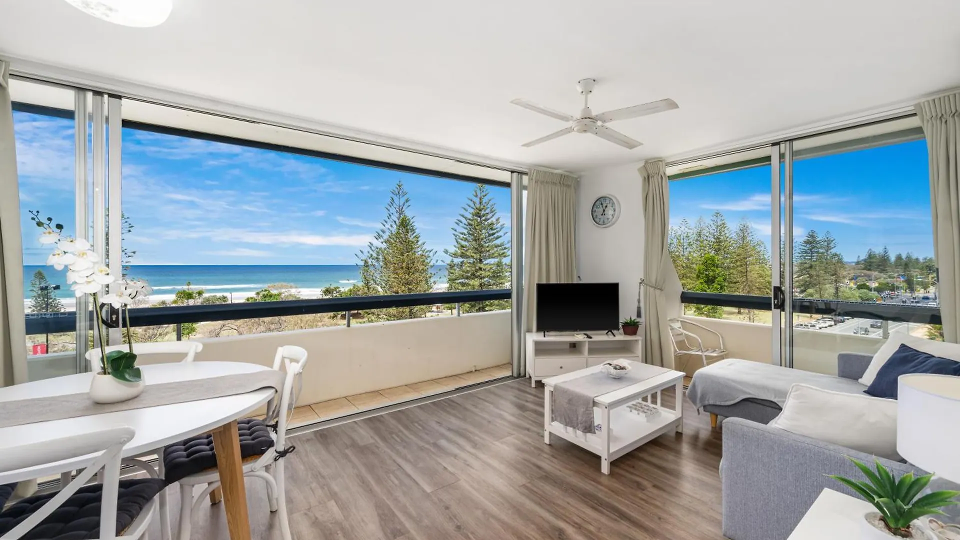 Hi Ho Beach Apartments On Broadbeach Gold Coast 3*,