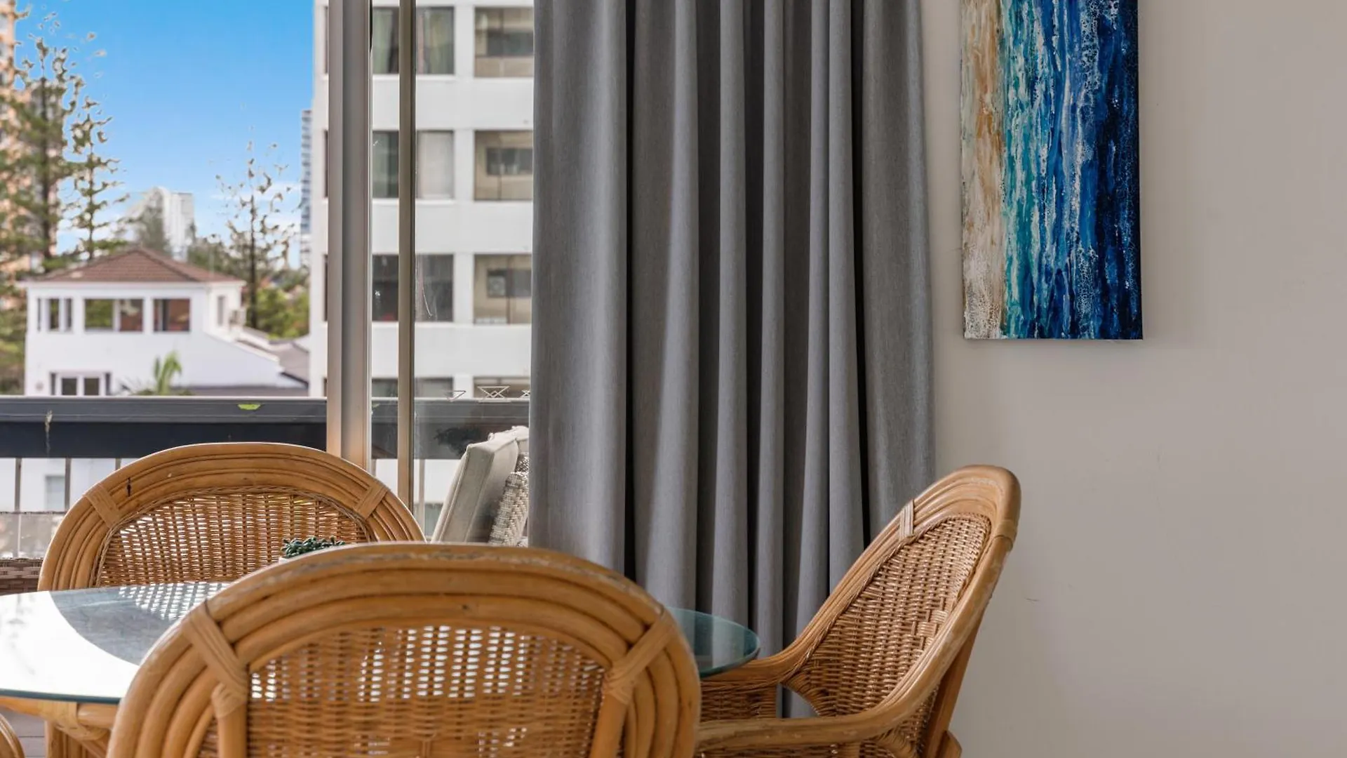 Hi Ho Beach Apartments On Broadbeach Gold Coast 3*,