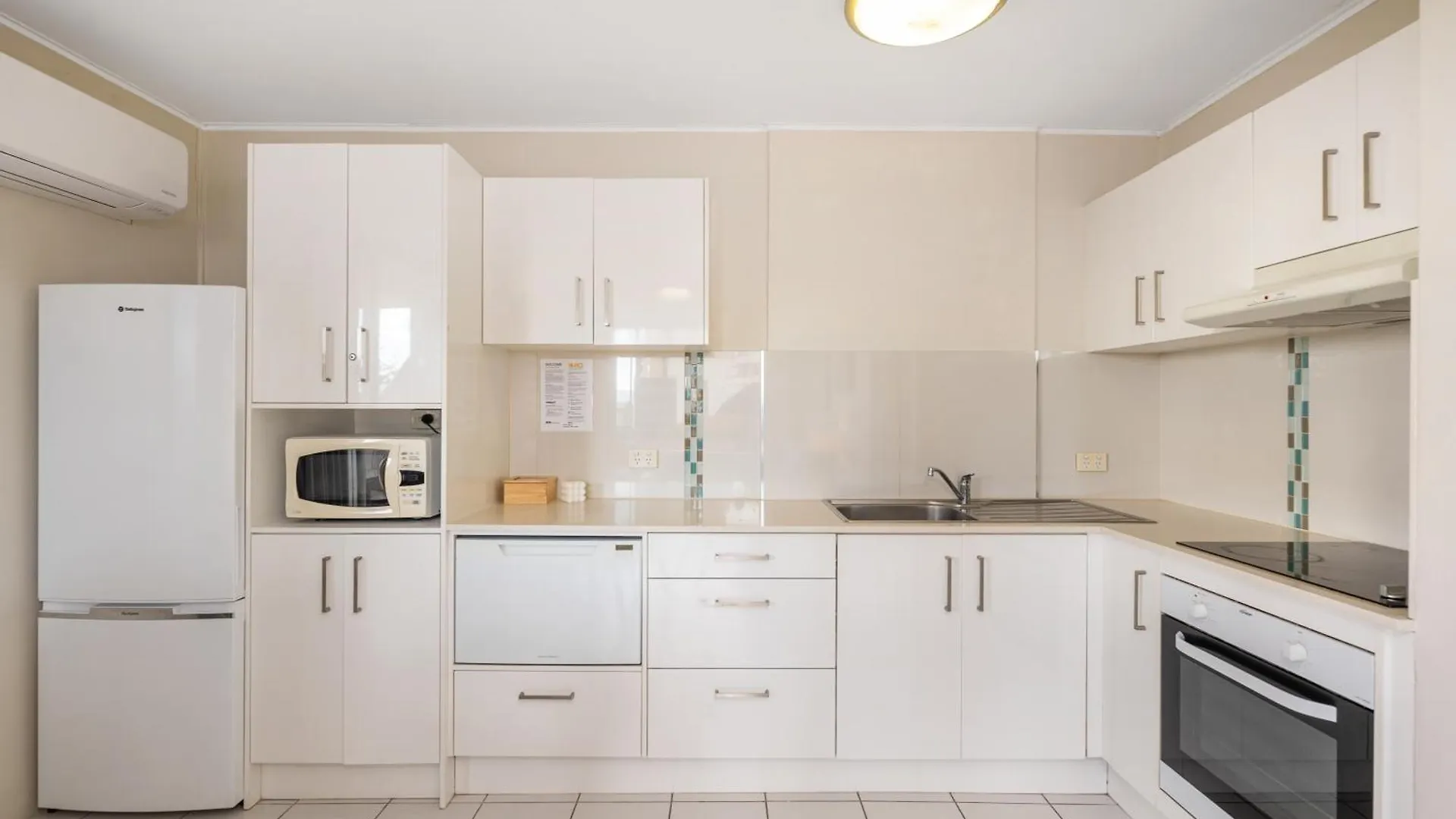 Hi Ho Beach Apartments On Broadbeach Gold Coast