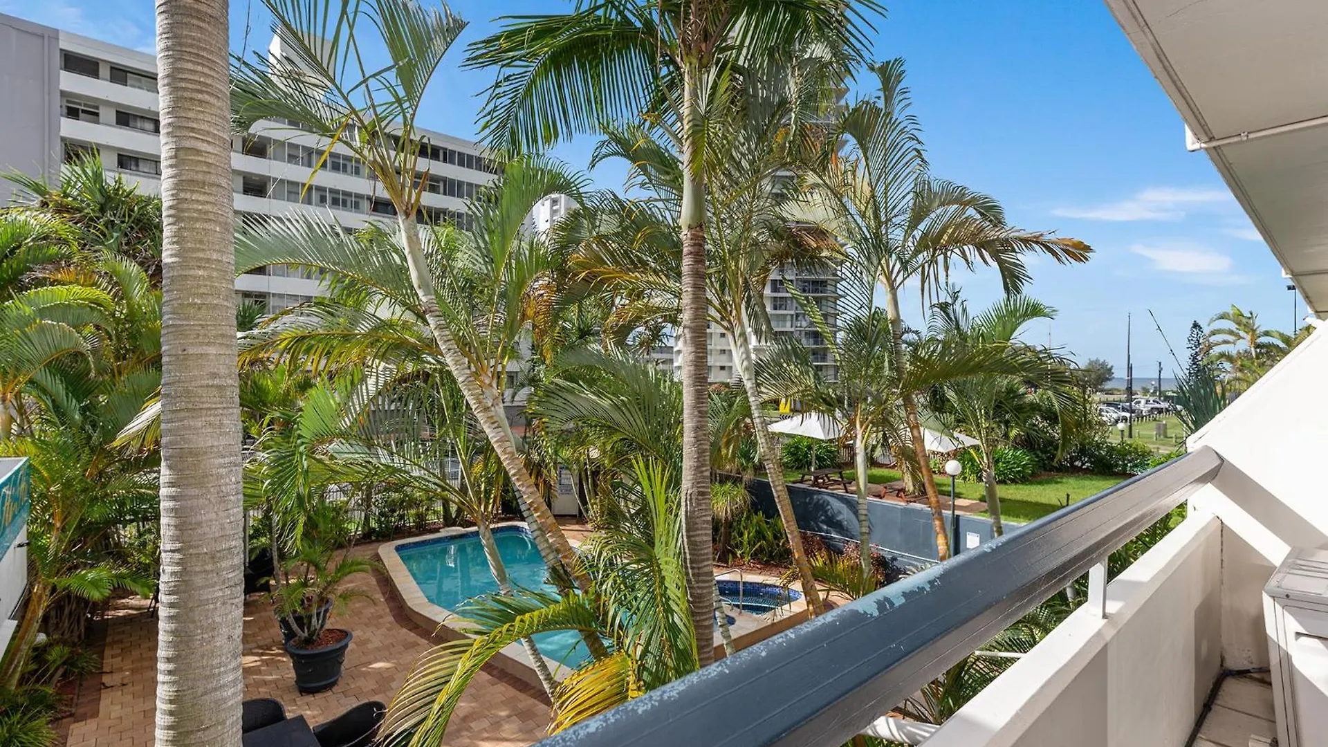 Hi Ho Beach Apartments On Broadbeach Gold Coast Aparthotel