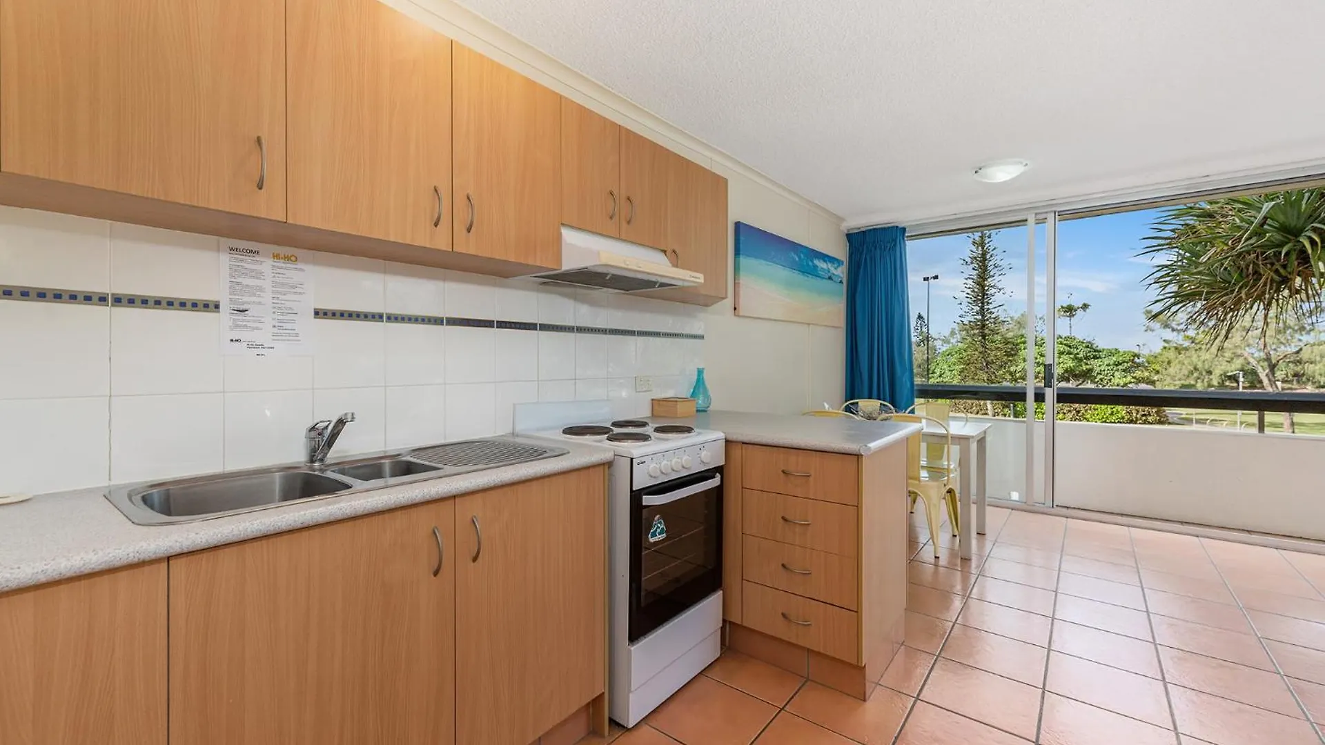 *** Aparthotel Hi Ho Beach Apartments On Broadbeach Gold Coast Australia