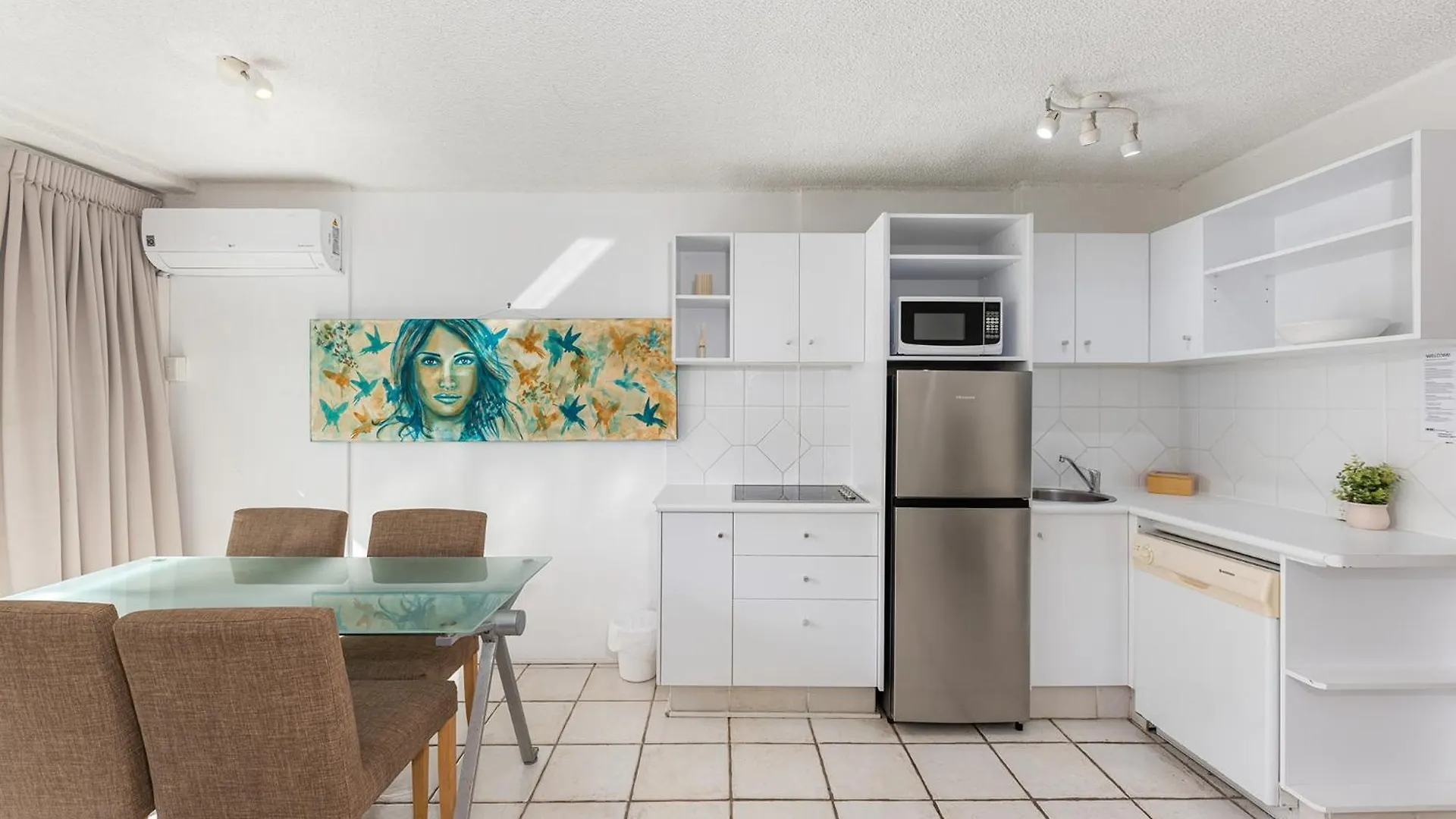 Hi Ho Beach Apartments On Broadbeach Gold Coast