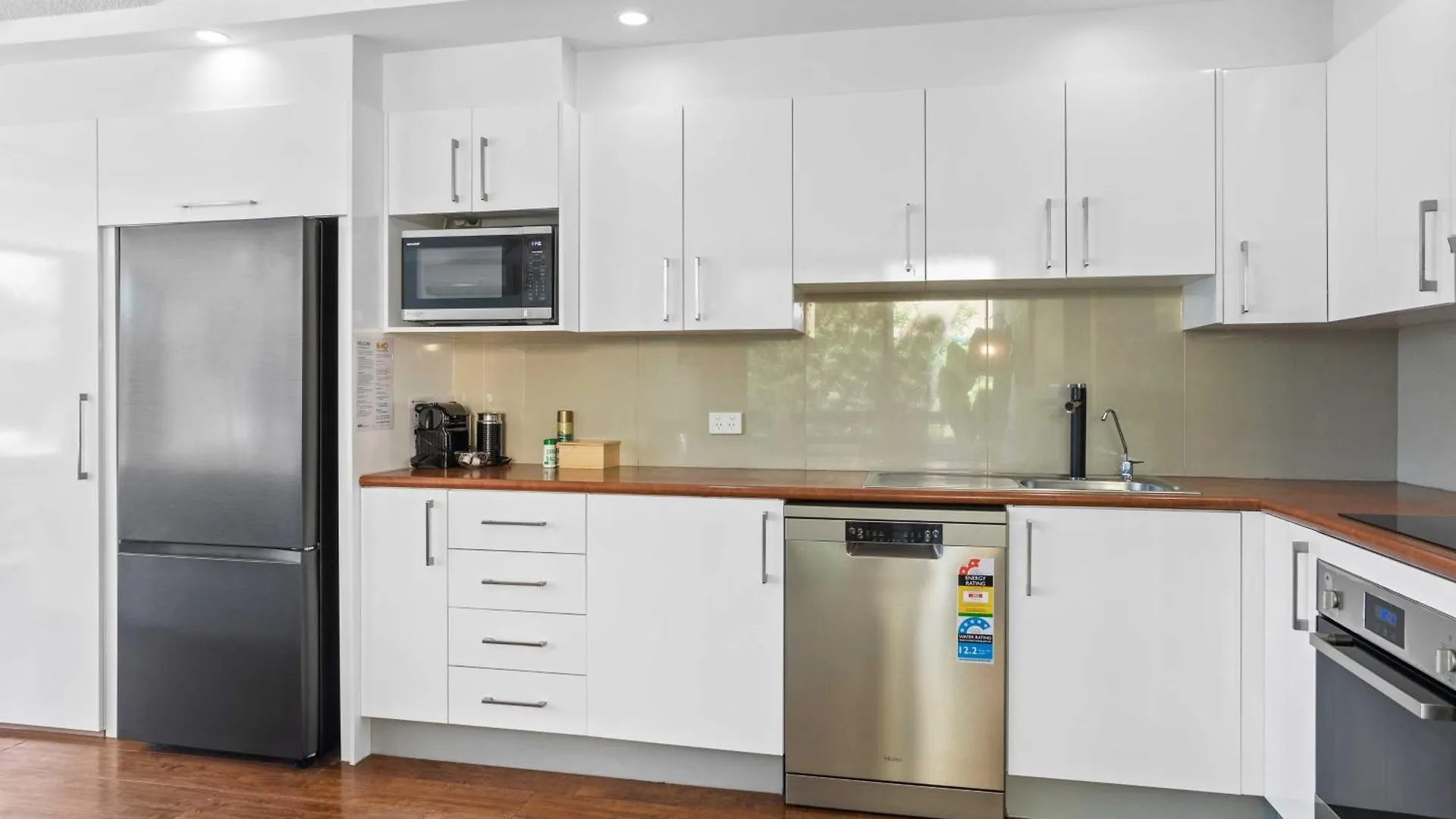 Hi Ho Beach Apartments On Broadbeach Gold Coast Australia