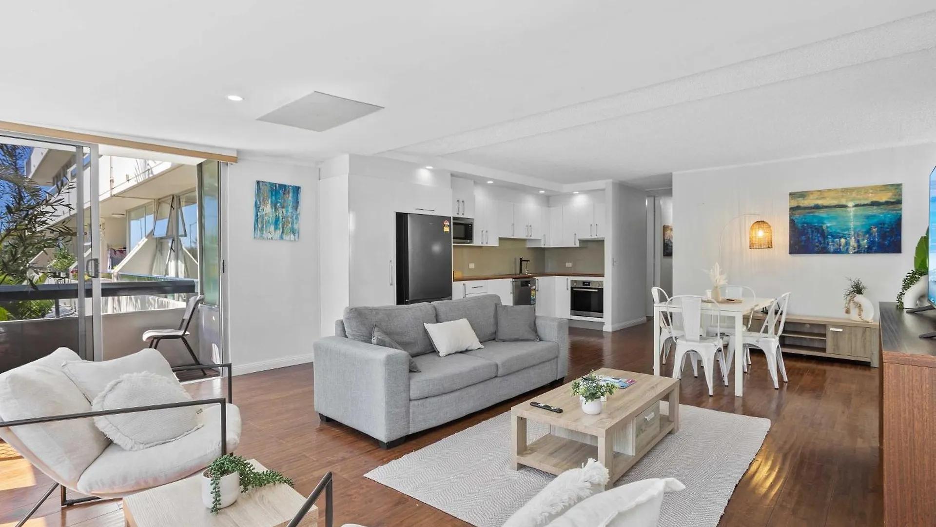 Hi Ho Beach Apartments On Broadbeach Gold Coast