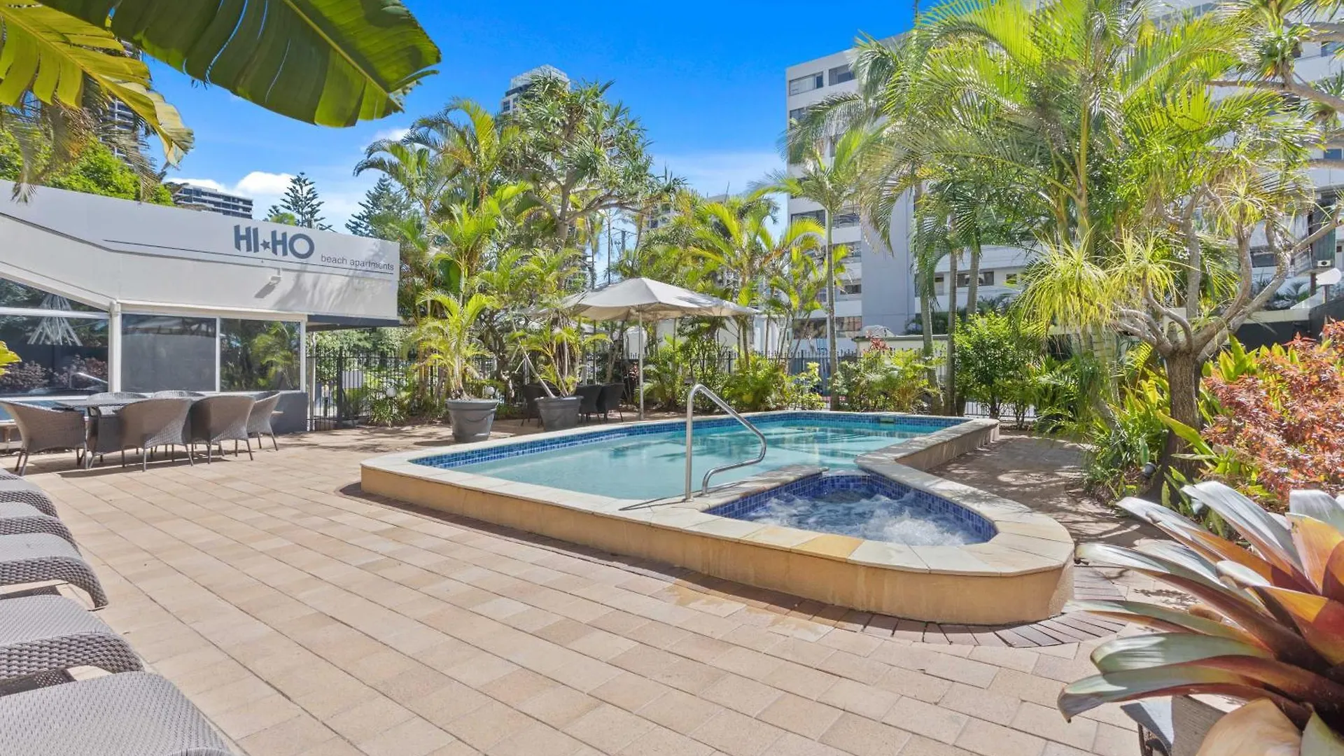 Hi Ho Beach Apartments On Broadbeach Gold Coast 3*,  Australia