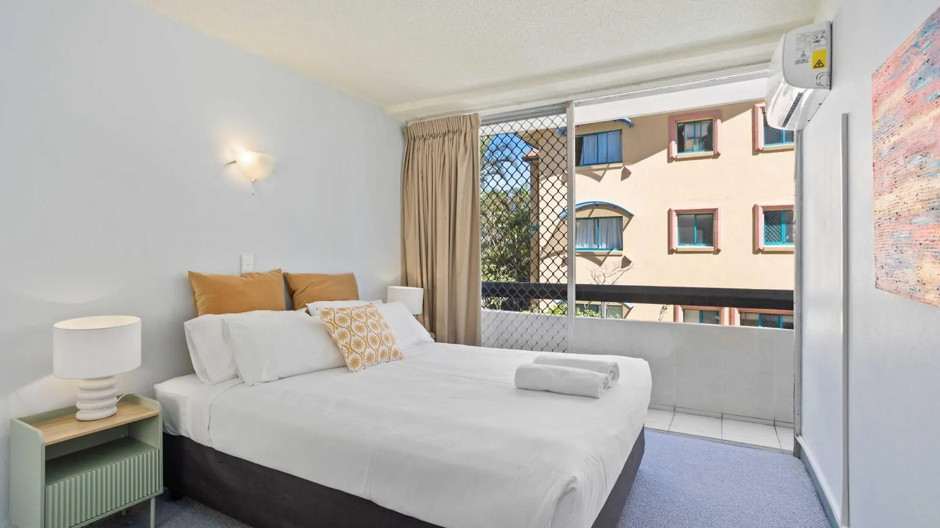 Hi Ho Beach Apartments On Broadbeach Gold Coast