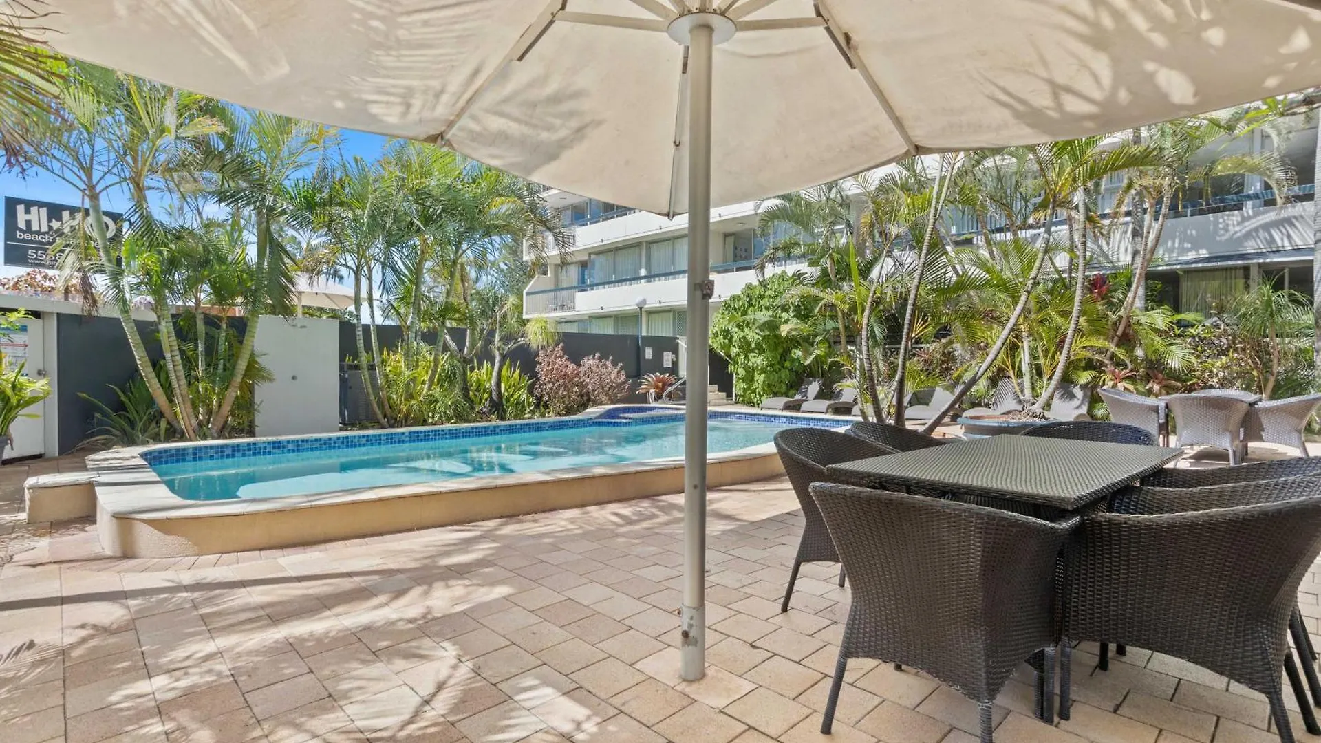 *** Aparthotel Hi Ho Beach Apartments On Broadbeach Gold Coast Australia