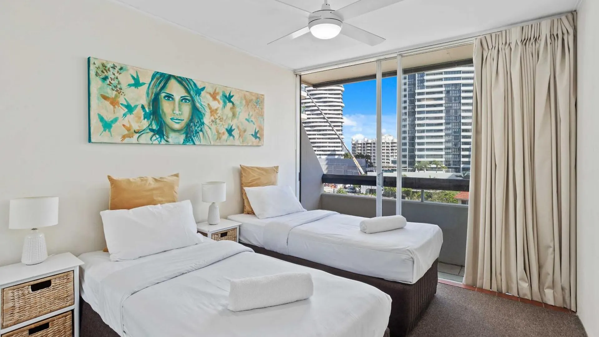 Aparthotel Hi Ho Beach Apartments On Broadbeach Gold Coast
