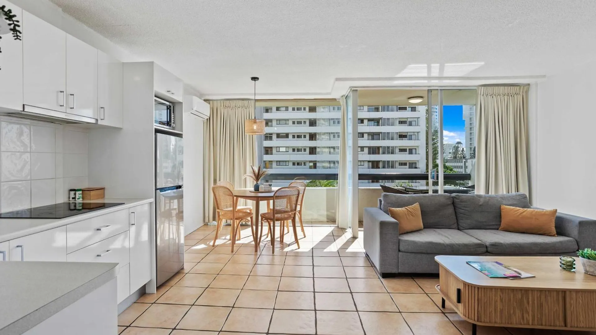 Hi Ho Beach Apartments On Broadbeach Gold Coast