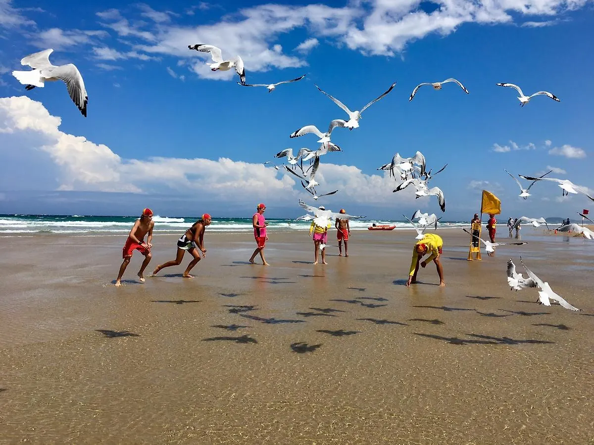 Hi Ho Beach Apartments On Broadbeach Gold Coast 3*,  Australia